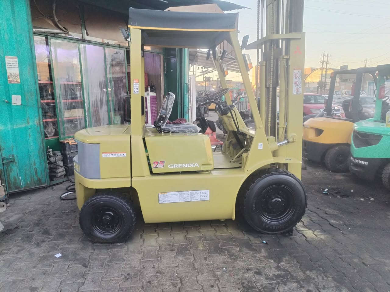 السلام عليكم للبيع رافعه مسيوبوشي ٢طن جاهزه للعمل العنوان باب الشيخ ***********
