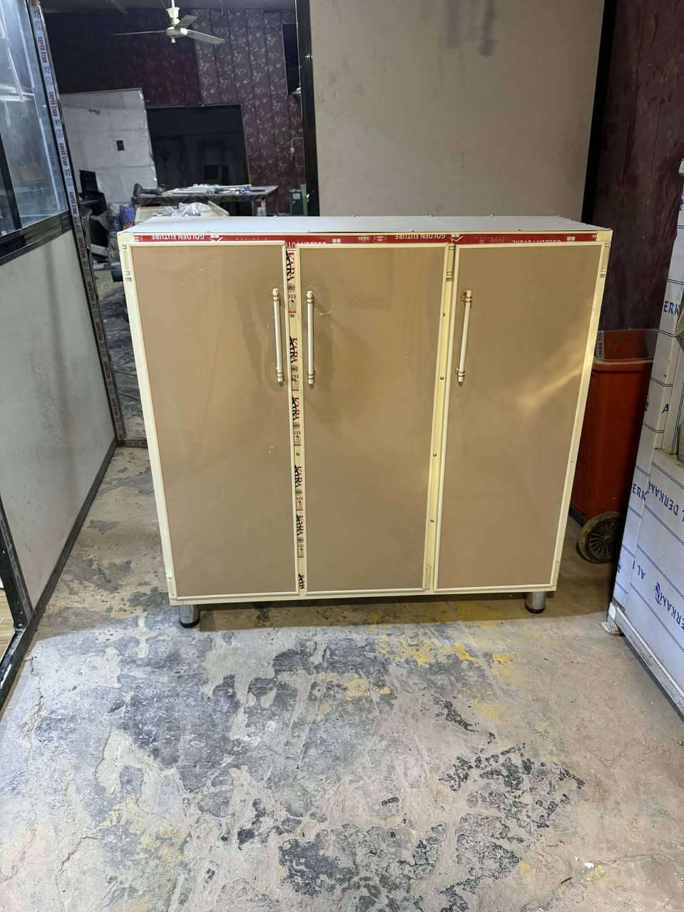 كافة اعمال الالمنيوم وال pvc
كاونترات 
محجرات 
ابواب
شبابيك للاستفسار 
***********
