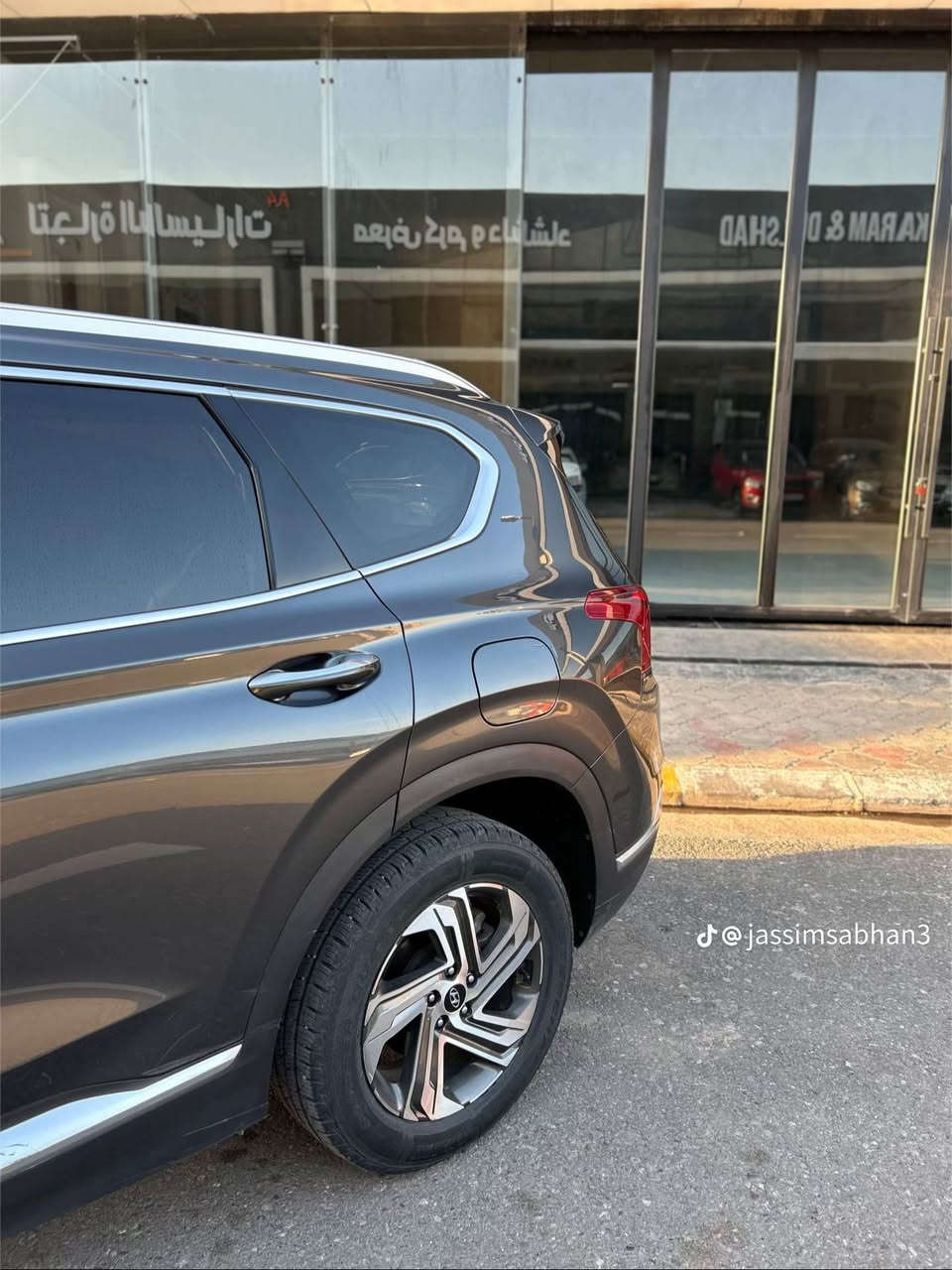 السلام عليكم سنتافي موديل 23 فول مواصفات اعلى فئه وارد امريكي لون فيراني حادثها موضح بالصورة جاملغ جهة السابق وباب السائق امبدل اصلي مصبوغ بدون دواخل ماشية 55 منفيس تترقم نينوى وجميع المحافظات غير ترقيم شمالي السيارة جاهزة شرط كير ومحرك تنفس طبيعي بدون توربو السياره بيها موصفات خير من الله تعال عالخاص وتدلل اخابر على رقم *********** العنوان موصل الأيسر المعارض الجديد معرض علي العبيدي
