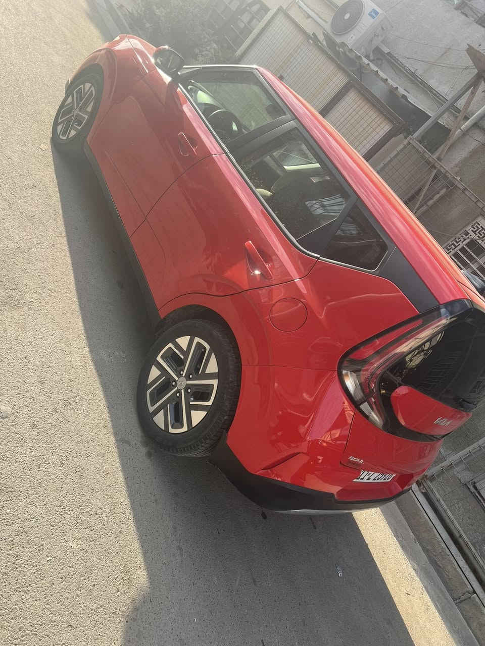 السلام عليكم 
صول موديل 2023
السياره جاهزه اي نقص مابيه 
بس بنيد صبغ والجاملغات ثنينهن بارد فقط 
بيه خشم الشاصي فقط فقط الخشم 
السياره بسمي 
عنوان السياره طوبجي حي السلام قرب دائره المرور 

سعره ب140 ورقه مجاله بسيط 
للاستفسار ***********
