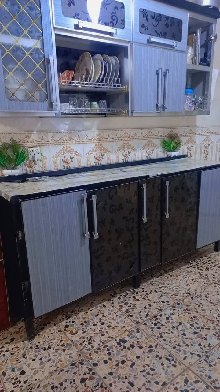 السلام عليكم كاونتر 3 قطع تفصال فافون 200 وبي مجال عنواني مدينة الصدر
***********
