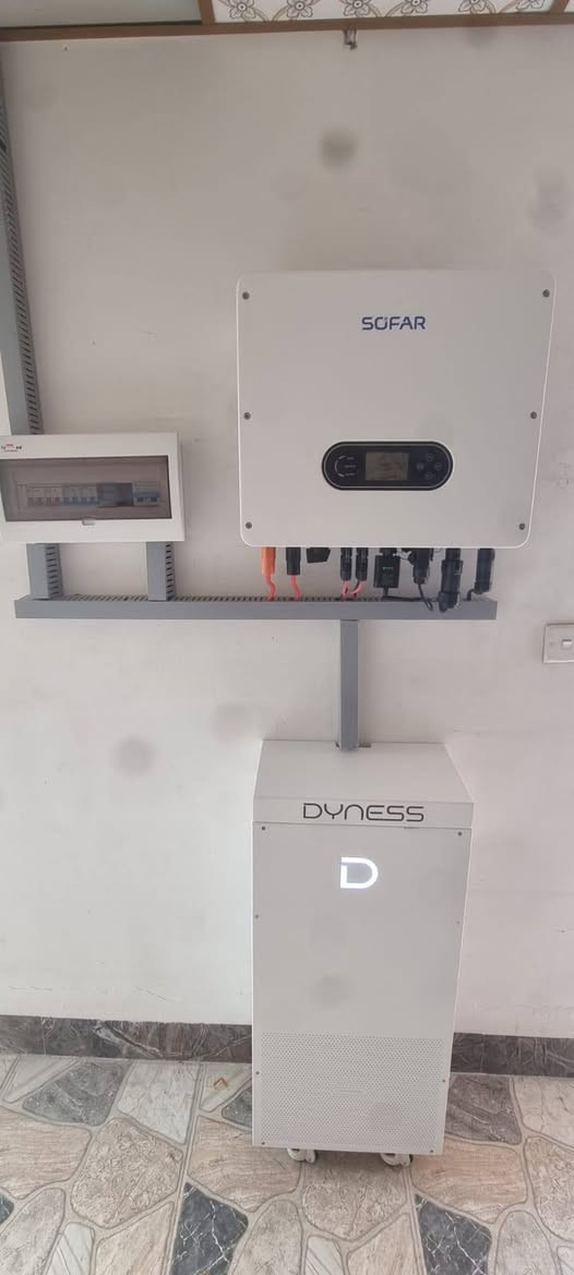 منظومة من طاقة سمارت في بعشيقة حي الملايين- منزل السيد سلوان خيري 

تم اليوم الانتهاء من نصب منظومة طاقة شمسية 
 منظومة سوفار 
منظومة sofar  هي منظومة هجينة يمكنها التوليد وارجاع الكهرباء للوطنية بكفائة عالية جدا

- انفيرتر  sofar ضمان 5 سنوات استبدال
- بطارية 15 من Dyness  ضمان 10 سنوات
-  الواح شمسية 620 واط من HZ ضمان 12 سنة 
- نظام مراقبة عن بعد كامل 24/7

 

# مميزات المنظومة الشمسية
-ارجاع الكهرباء للوطنية 
- تقليل فاتورة الكهرباء 
- تحسين البيئة وتقليل الانبعاثات الكربونية
- توفير الطاقة في أوقات الذروة
- المحافظة على اجهزة المنزل كون الفولطية مستقرة وتطول العمر الافتراضي للاجهزة الكهربائية   

مكتب طاقة
الموقع الاول بعشيقة حي العسكري مقابل معرض مخلد 
 *********** 
***********.  
www.taqa-smart.com 
Fadi@taqa-smart.com
الموقع الثاني الموصل حي النور قرب المشاتل 
الموقع الثالث دهوك شاريا 

 

طاقة_شمسية
#منظومات_طاقة
#سوفار
#HZ
#داينيس
#الربيعة
#تل_سمير
#طاقة_سمارت
#طاقة_متجددة
#انفرتر
#بطاريات
#الواح_شمسية
#نصب_منظومات
#عروض_الطاقة
#عراق
#بعشيقة
#مهندس
