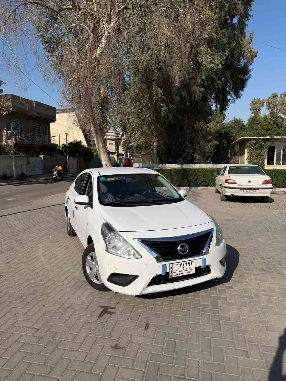 السلام عليكم
سني هندي 2020
ماشية 91 الف كيلو
تحكمات ستيرن شاشة كامرة 
رقم بغداد 
السيارة جداََ نضيفة
 حادثها خلفي جنطة و الجاملغين الخلفية 
السعر ب 109 و بيها مجال
استفسار ***********
مكان السيارة الكاظمية
السياره باسمي
