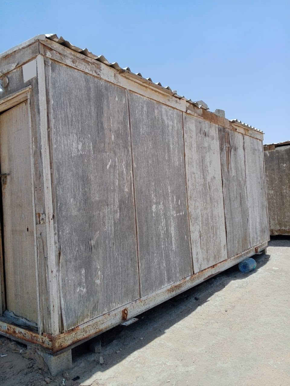 كرفان للبيع طول ٦ وعرض ٣ جاهز داخل نضيف وياه سبلت جديد سعره ١٢٠٠ وبيه مجال مكاني بصره خور الزبير للاستفسار اتصل ***********
