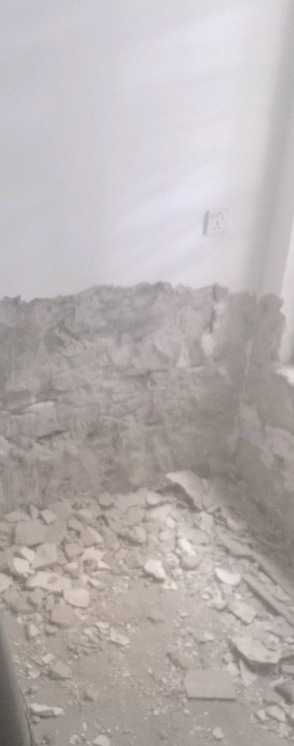 سلام عليكم احنه كادر كامل قلع ارضيات تكشير جدران غسل سطوح تفليش نفتح فتحة باب شباج رقمي بي واتساب