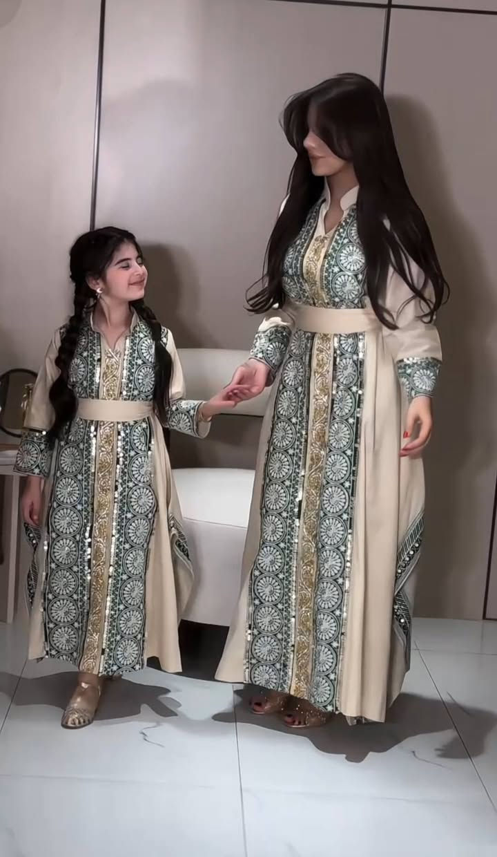 كولكشن رمضان🌙✨
فستان رمضاني تحفة💕

حزام من الخلف 
خامه دابل تركي الاصلي

قياس 38 40 42 44 46 48 
طول كامل 

 الاسعار من ال 23 لل 35 الف❤️‍🔥


**إذا كنت صاحب هذا الإعلان وتريد حذفه لأي سبب، رجاءا أرسل رسالة إلى الدعم الفني**