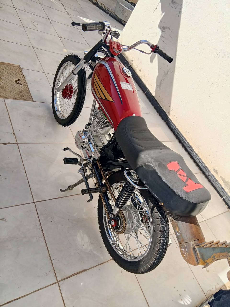 سلام عليكم دراجه لبيع كلك كلك كلك كلهه 26صالهه 10تيام من معمرهه دراجه خير من الله احله من الصور اي نقص مابيهه وايرات مال لايت كامله حته باتري موجود عوزهه بس شدلهه لايت مكانك ناصريه مركز سجن الصلاحي بس لشراي مو شراي لا يراسل ولا خابر ***********سعر خاص لو تخابر وتحياتي لجميع
