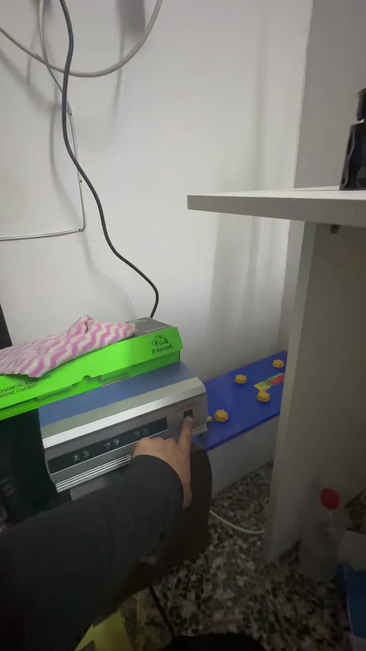 تجميعه جديده استخدام قليل للبيع ابيع كامله مواصفات هارد 1T تبريد مائي رامات 32 كارت شاشه RTX 4060 شاشه عاكس اونلاين مع باتري جديد مال لوري شراي خابر ونتفق *********** مكاني بغداد
