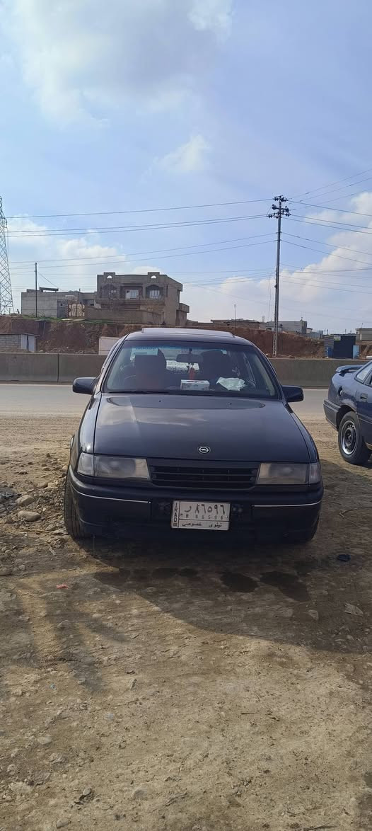 سلام عليكم اوبل فكتره حجم 20 مديل 93 سياره جهزه ابيعك تحويل فقط طخم كلو جديد مسجل واربع سمعات جدد طخم تايرات جديد صارلو يومين داخل الصياره جديد احلا من الخارج  مكان السياره موصل قوسيات 
السعر 40 وبيها مجل حك جيتك 
رقمي ***********
