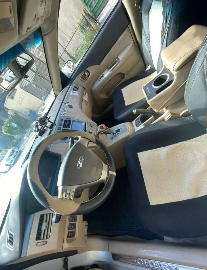 السلام عليكم 
للبيع او مراوس 
(شرط التحويل بياع شراي مابيعلك)
موديل ٢٠١٠ محرك ٢٠٠٠ بلادي 
كير اوتماتك At ٤ نمر 
اكثر كير ومحرك مرغوبات بالشيري 
السيارة ماشية ١٢١,٠٠٠ حقيقي شرط الفحص 
المكينة والكير شرط 
كهربائيات بلادية 
منظومة تبريد كلها بالكامل جديدة من فريز وڤان وصوندات وكمبريسر وبخاخ شرط ثلج 
صدر امامي خلفي جديد طستها ناعمة كلش
باتري جديد 
تخم دسكات امامي خلفي جديد 
راديتر + صوندات وجوينات ومراوح جديد 
السيارة مسويلها ادامة كاملة على ايدي جنت ناوي اجنيها لكن عندي ضرف واريد ابيع
بدون لا صبغ ولا اي شي مملعوب بيها 
داخل نظيف ما واضح بالصور  
السيارة نقصها فقط يدات بوب داخلية مال عكس السايق وباب السايق مينقفل غير هذني شيطلع بيها اني اتكفل بي 
مكاني بغداد الدورة 
السعر ٤٤ بي مجال بسيط جدا اخوان بدون احراج السيارة مكلفتني اكثر لكن اذكر دابيع لان عندي ضرف 
للاتصال *********** 
يوجد واتس اب بغداد, العراق
