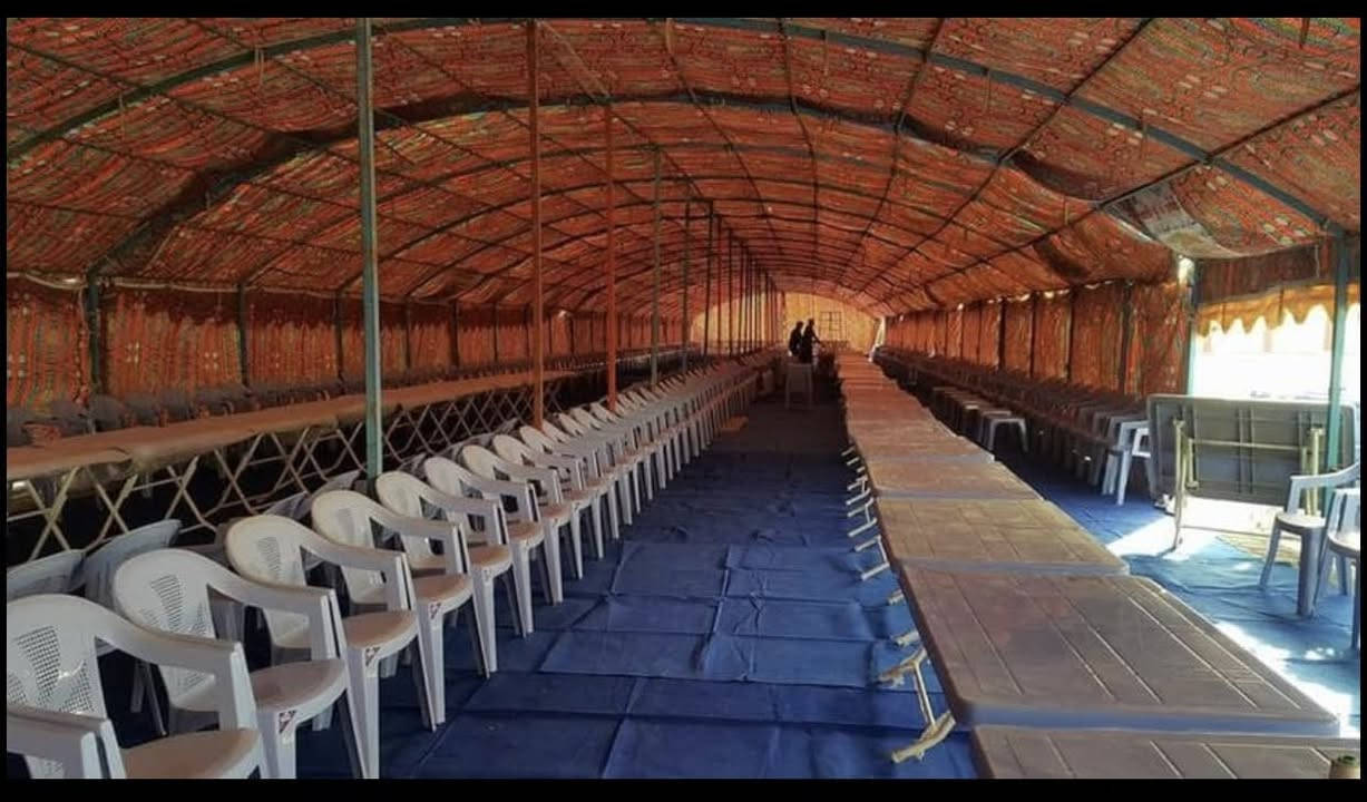 من رخصت الادمن للبيع وتاجير جوادر عملاق العرض 9 متر  ابو الدنكه ويوجد لدينا شبح العرض ٥ونص ويوجد لدينا جادر ابو ٤ متر العرض وباسعار مختلفه جديد ومستخدم درجه اوله لاستفسار لا تعليق ***********   *********** العنوان بصره جمهوريه تجهيزات ابو طالب شارع الاطفاء
