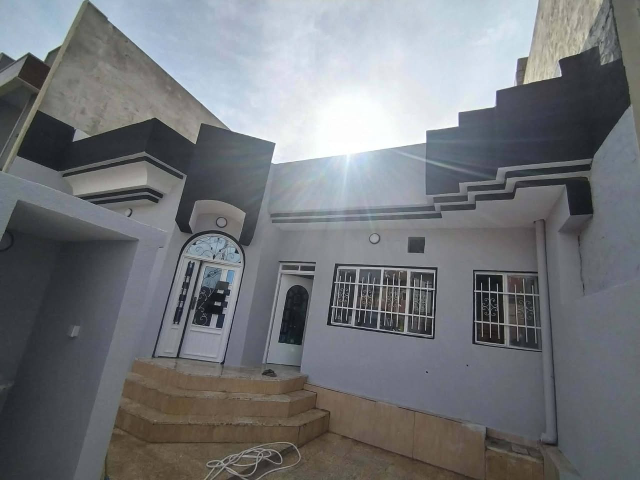 يوجد بيت للايجار في جانب الأيمن الهرمات الاولى قرب شارع 60
***********التفاصيل والسعر الاتصال على الرقم
