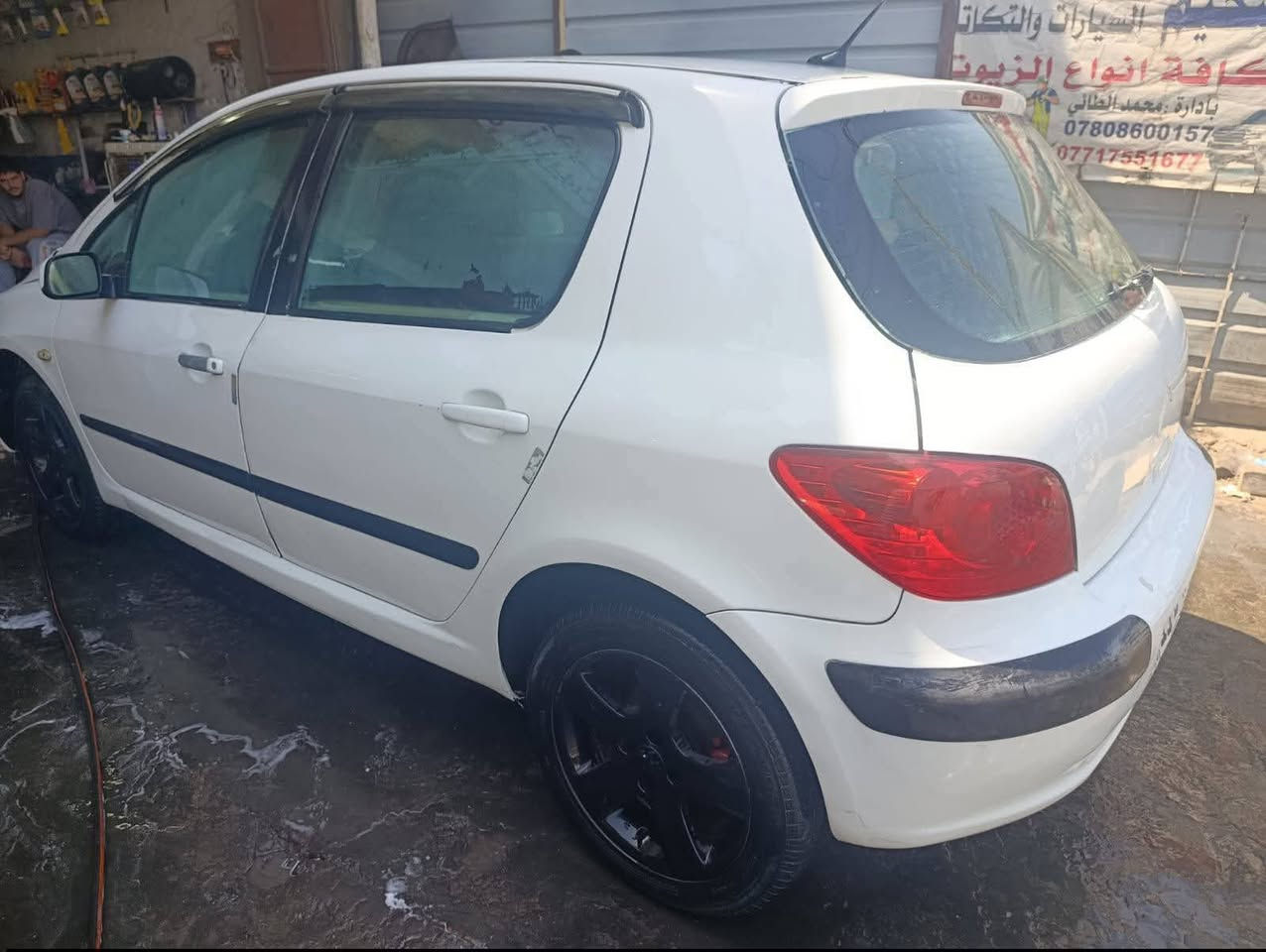 بسم الله الرحمن الرحيم
بيجو فرنسي ٣٠٧ موديل ٢٠٠٤  بغداد مامبدل اي شي بيها بيضاء اللون  محرك كير مكفولات تبريد تدفئه شغال دخلته سونار من اشتريتها بحاله جيدة تايرات ويل كب السنويه محدثة الرقم الجديد محدث وبأسمي  السعر54 وبيها مجال
العنوان /بغداد/ البياع


**إذا كنت صاحب هذا الإعلان وتريد حذفه لأي سبب، رجاءا أرسل رسالة إلى الدعم الفني**