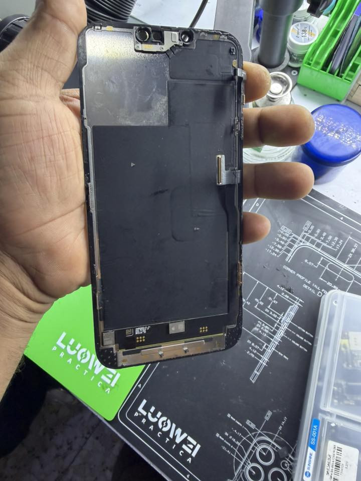 سلام عليكم شاشه 13 برو ماكس تفصيخ شلع من جهاز نظيفه للبيع
تواصل خاص او رقمي ‭٠٧٧٠ ٦٢٤ ٧٩٥٩‬
