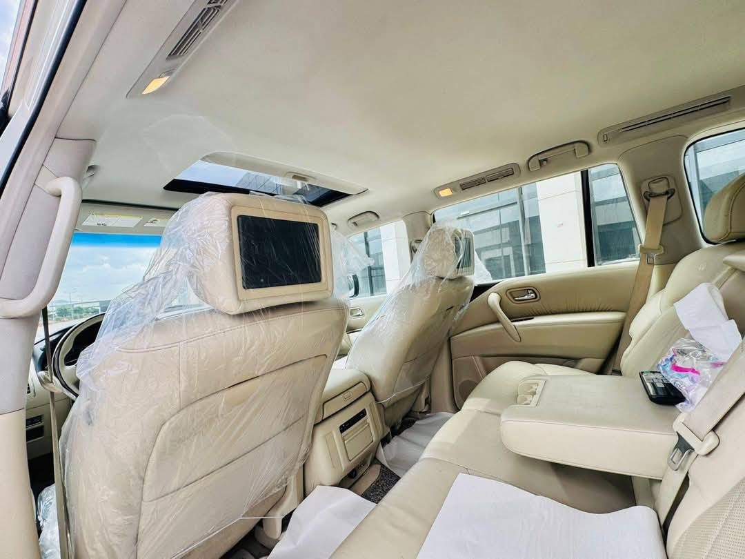 انفنتي 2014 QX80 رقم سليمانيه
مواصفات 
محرك V8 5600 
كير 7سرع 
جنطه كهرباء 
كشانه جلد + حركه كهربائيه 
رادار جميع الجهات مع توقف ذاتي مع نقاط عميه 
لايت زينون 
ثلاجه 
تبريد ثلاث قطع منفصل 
تشغيل عن بعد 
جميع الزجاج اوتو 
وبعد بيه هواي مواصفات 
كير ومحرك بشرط 
تخم تاير كوري 
عداد المسافه 135 الف 
لسياره عليه ادامه كامله نوزلات وقاعده فيتبم وبلكات ومجاول كله جديد 
لسياره كفاله عامه من صبغ وبارد وشخط 
*********** وتساب 
*********** وتساب 
مكانه فلوجه او اربيل 
سعر 218 ورقه وبيه مجال
