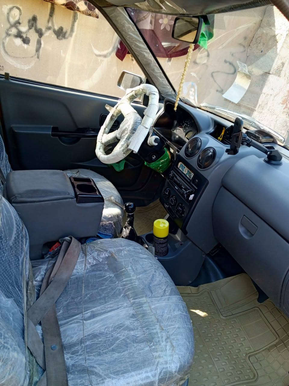 السلام عليكم سايبه مديل13السياره خير من الله سنويه الحد 27  كير محرك منتاز تراياه ايخبل شواصي مكفولاه  السياره لاضربه ولاه تبديل  السعر 27 وبيه مجال حك الجيه العنوان بغداد بلزعفرانيه   ‏‪***********
*********** بغداد, العراق
