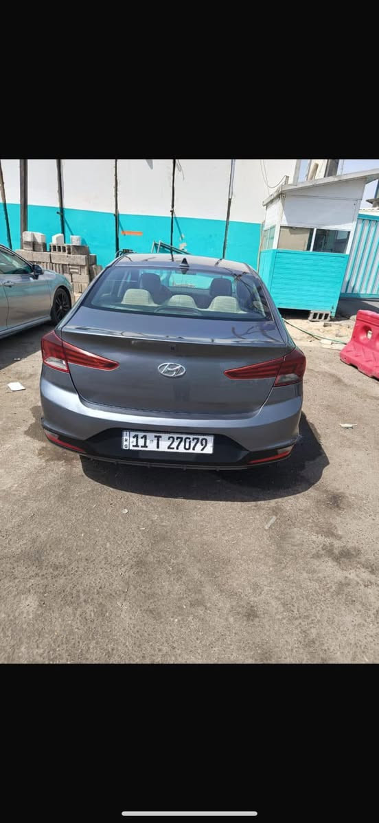 السلام عليكم سياره الانترا مديل 19 وارد امريكي مكينه 2000 دوش رقم بغداد دولي  عنوانها العماره للستفسار اتصال ***********. هذ رقم راعيها اني مكلف بالنشر
