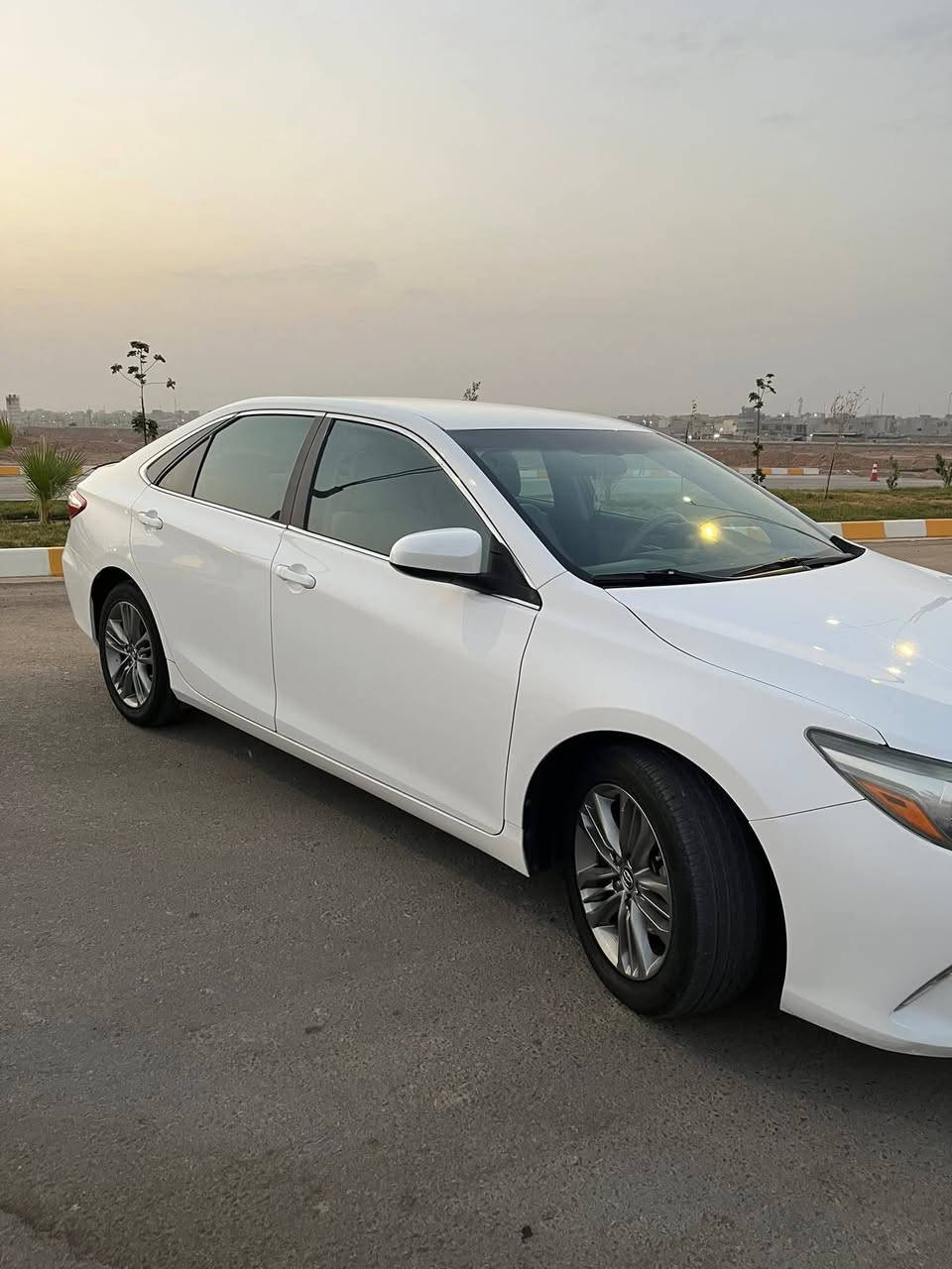 كامري ابيض se وارد امريكي كلين تايتل
هزه جديده 

سنويه جديده 

بسمي شرط تحويل نفس اليوم 
 
داخل لونين
ماشيه ١١٨
تحكم ستين 
تثبيت سرعه

*********** وتساب
