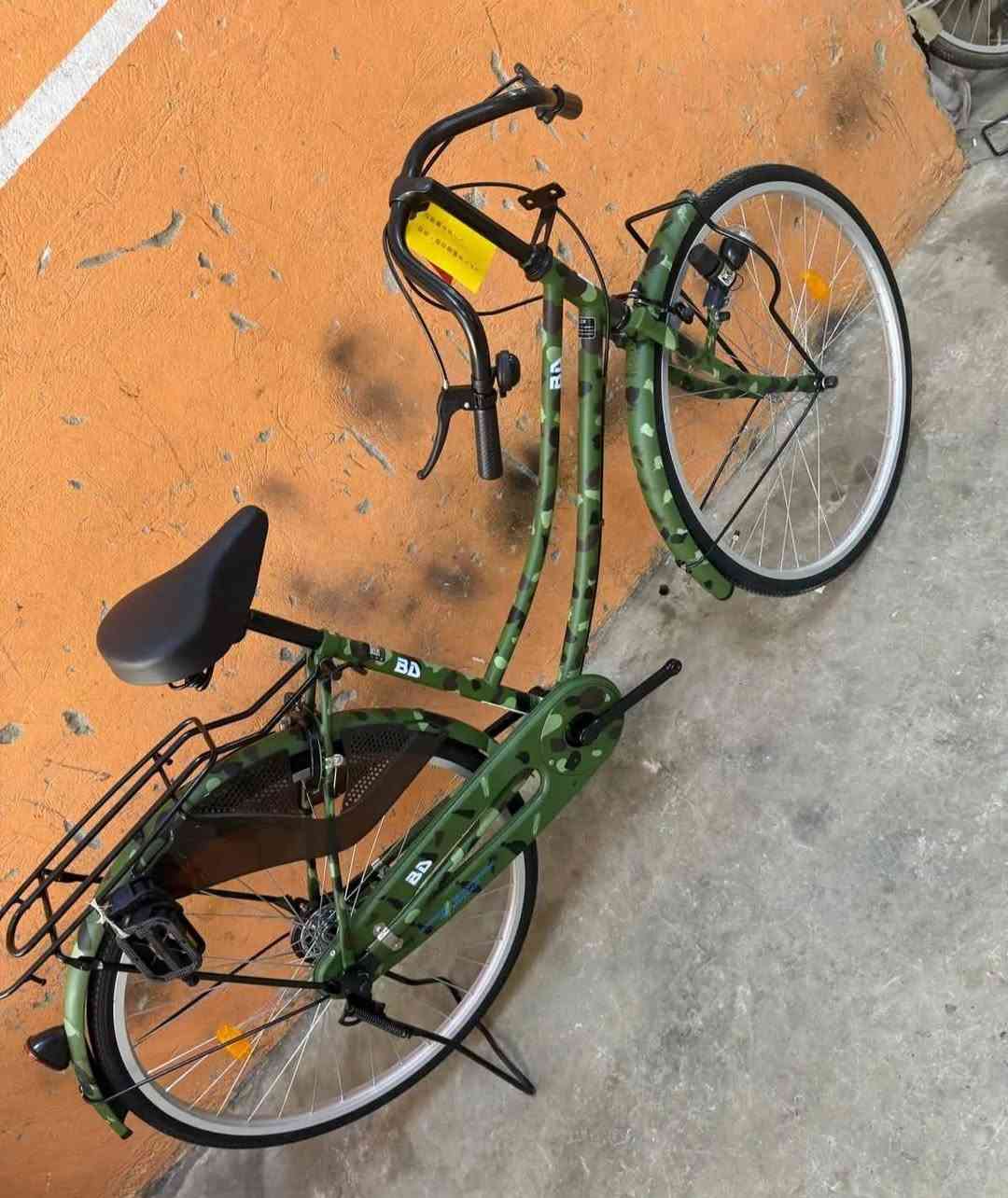 السلام عليكم 
بيسكل للبيع حشداوي نضيف كلش 
نازل من كرار 
مديل ٢٢ 
بيسكل كامل ماعيزه اي شي 
وسعر اب ١٧٠ وبي مجالل 
مكان نجف كوفهه يم مسجد السهله
رقم موبيل ***********
