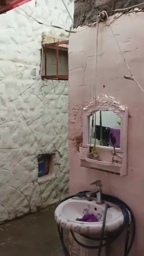 البيت للبيع تجاوز قرب جامع اهل البيت كراج الكيات الأخير حي العامل ***********
