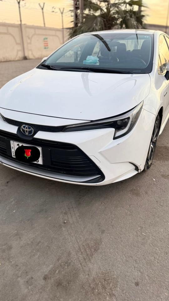 السلام عليكم كورلا هايبرد موديل 2023 علامه الزركة تجميع صيني رقم بغداد  كفاله عامه بيها رصعه بباب السايق  ماشيه 30 الف 
محرك ١٨٠٠
فتحه بصمه ودخول ذكي اشاير بالمري لايت زينون + لد
اتوهولد سايد بريك بصمه ذكي
زرEV
وضعيات قياده
داخل جلد احمر 
تبريد قطعتين
شاشه كار بلي
قياده ذاتيه  رادار
تحديد مسار
توقف ذاتي
السعر 145 وبي مجال   (***********)
مكان بغداد
