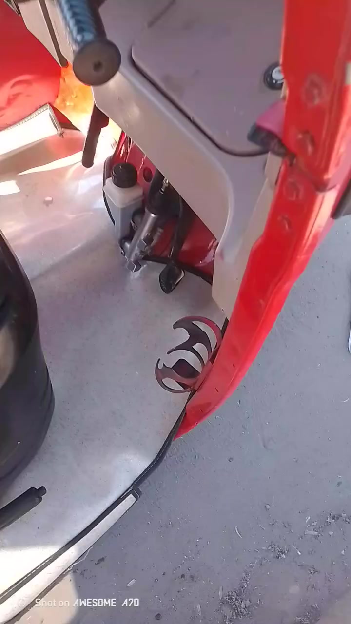 سلام عليكم تكتك موديل 18رقم وسنويه كامل تكتك بيه مكينه مال عشرين مكفولة من تنقص كهربائيه كل شغله مابيه اي نقص كلبه لشارعه مكاني بياع الشهداء شارعه المضخه الثاني سعر تكتك 5500وبيه مجال حك جيه ***********
