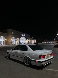 Bmw e34 1992  525i ماسەفات امریکی بیلاد گێر عادییە تاخم وەیار 413تەبری...