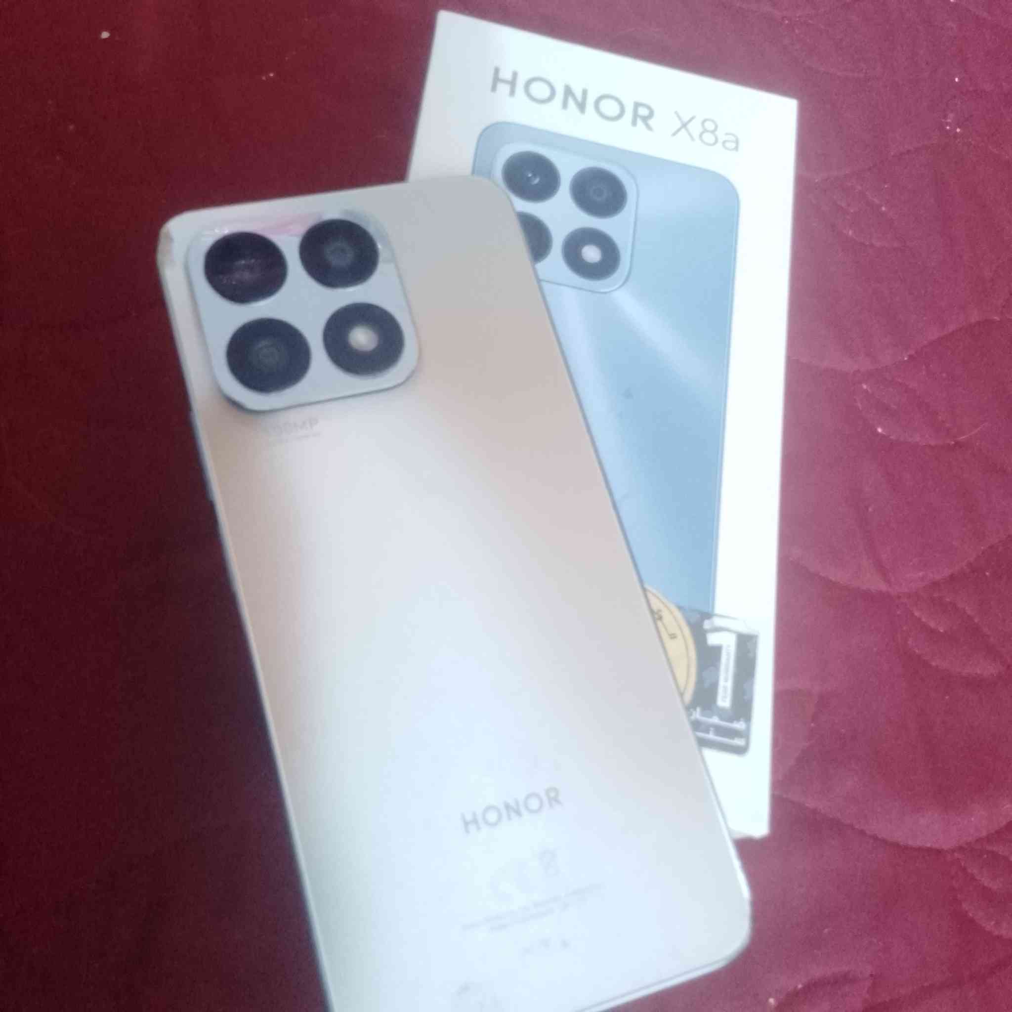 *للبيع Honor X8a كامل ملحقاته* 📱  

الرام: 4GB | الذاكرة: 128GB  
الشاشة أصلية 6.7" FHD+ 90Hz  
كاميرا 100 ميجا بكسل  
يدعم شحن سريع 22.5W ⚡  
نظافة 95%، شغال 100% بدون خلل  
معاه الكارتونة، الشاحن الأصلي، السماعة  

*السعر: 180 ألف قفل*  
قابل للتفاوض البسيط 
للتواصل: خاص


**إذا كنت صاحب هذا الإعلان وتريد حذفه لأي سبب، رجاءا أرسل رسالة إلى الدعم الفني**