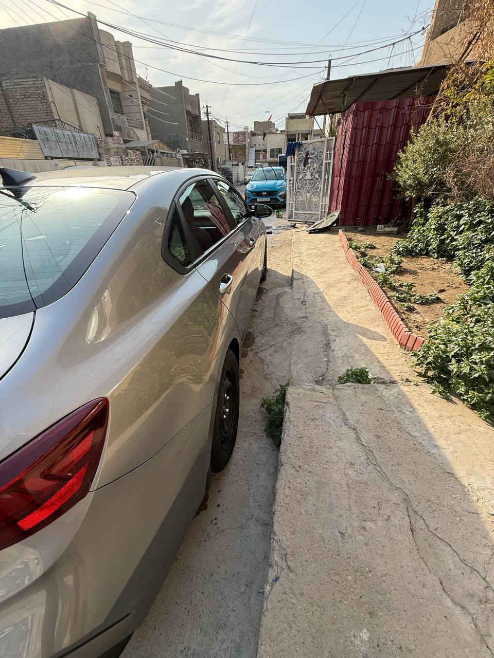 السلام عليكم
Kia Forte LX 2023 (For Sale)
كيا فورتي 2023 LX (للبيع)
مواصفات الـ LX الأمريكي
محرك 2000 دوش (4سلندر)
كار بلاي - اندرويد اوتو 
الكير CvT 
لايتات LED 
المقاعد قماش وارضيه دوشمة جديدة 
تحديد مسار - تثبيت سرعه 
كامرة خلفيه 
تخم تايرات جديد 2026/1
ماشية 68 الف كيلومتر 
بدون اير باك دواخل سليمه
حادث (جاملغ السايق وشبر مِن البنيد)
البنيد راجع حار والباقي بارد 
سعرها 155 ورقة
والحادث موضح بالصورة 
3KPF24AD1PE546594
للاستفسار : *********** (متوفر واتساب)
