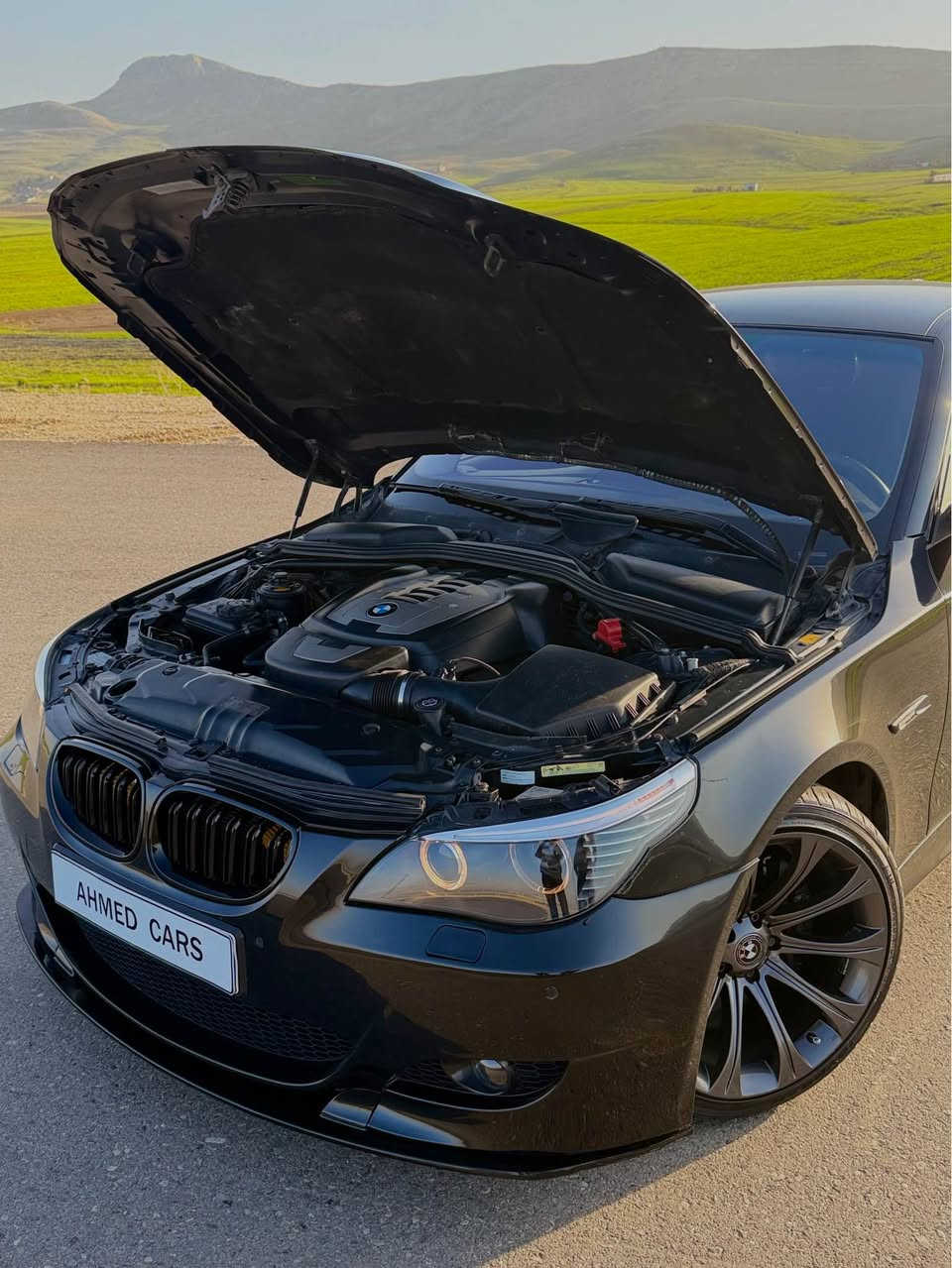 ***********
BMW E60 540i V8 
مۆدێل 2007 لۆک لۆک تەنها ٨٧ هەزاری حەقیقی ڕۆیشتووە ئەورووپیە مەنەفێستی ئەسڵی لەگەل دایە 
کامل کراوە بە M5 dinan وارد ئەڵمانیە زەمانە و هەردوو بەسمەکەی ماوە - ( بەسمە- کوشنی پێشەوە ساردو گەرم و خەزن و کارەبای + کوشنی دواوە هیتەر ) - شاشە گەورە و ماوس - کروز کۆنترۆل - سوکان کارەبای و خەزن - تراکشن کۆنترۆل دوو مۆد - جامی پێشەوە بیلادی فۆتۆی شین و هەمووجامەکانی دەبل جام و فۆتۆیە - پەردەی کارەبای - سیدی بۆکس و ناڤیگەیشن و جی پی ئێس و ئەلەرم و تەلەفون و سکویرتی سستم - کەپۆلدەر - گێڕی اۆتۆماتیک سپۆرت و عادی ٦ گێڕی ZF - لایتی ناو ڕەش و بیلادی زینۆن black LED ADABTIVE- بەگ لایتی دواوە لید کراوە بە ناو ڕەش - باڵی سەر سنوق و سەر جام و کەڤەری ئاوێنەوە و دفیوزەری M5 بۆ بەستراوە - سیستمی ساڵۆنسای M5 لەسەرە دەنگێکی زۆر خۆشی لەسەرەو باک فایەریشی لەسەرە
ویلی M5 دوو سایزی حەجمی ١٩ بۆ بەستراوە 
گێڕ و مەکینەو کارەبای بەشەرت لۆک لۆکە یەک دینار مەسرەفی نیە هیچ مەسجێکی شاشەو کۆمپیتەری نیە ٢ بۆ ٣ پارچەی تەنها کلێری ئەڵمانیایە واتا بەس پەمپە 
بۆ نرخ پەیوەندی بکەن السليمانية, العراق
