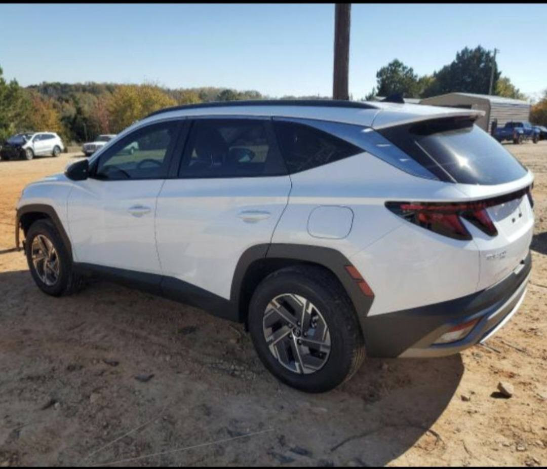 السلام عليكم ..توسان بدون أي ضرر ماشية 2000 زيرو هايبرد هذا الاسبوع توصلني كاملة الشراي فقط يتصل ***********
