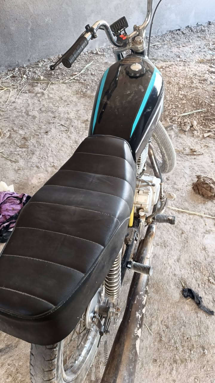 للبيع مفتوحه دراجه حلوه ومرتبه عوزه غسله وشوية ترتيب كلك مكفوله مكانه سوق الشيوخ سعرها 350 وبيها مجال قليل وهذه رقمي بيه واتساب ***********
