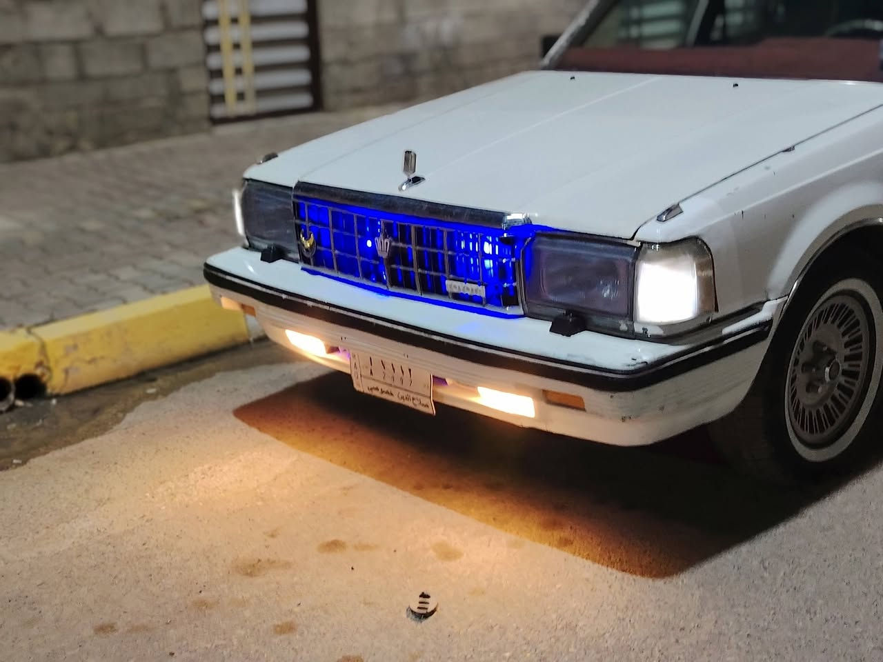 السلام عليكم سوبر موديل (1985) للبيع محرك كير ففتي شرط رقم ألماني صلاح الدين سنويه ل(27) صدر تايرات جدد السعر(50)(رقم الهاتف)( ***********)
