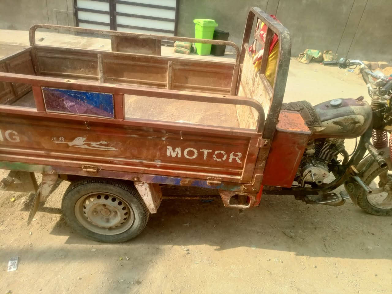 سلام عليكم ستوته موديل 14 محرك 25 اوراق اصولي السعر 800 وبيهة مجال مكاني بابل  ***********
