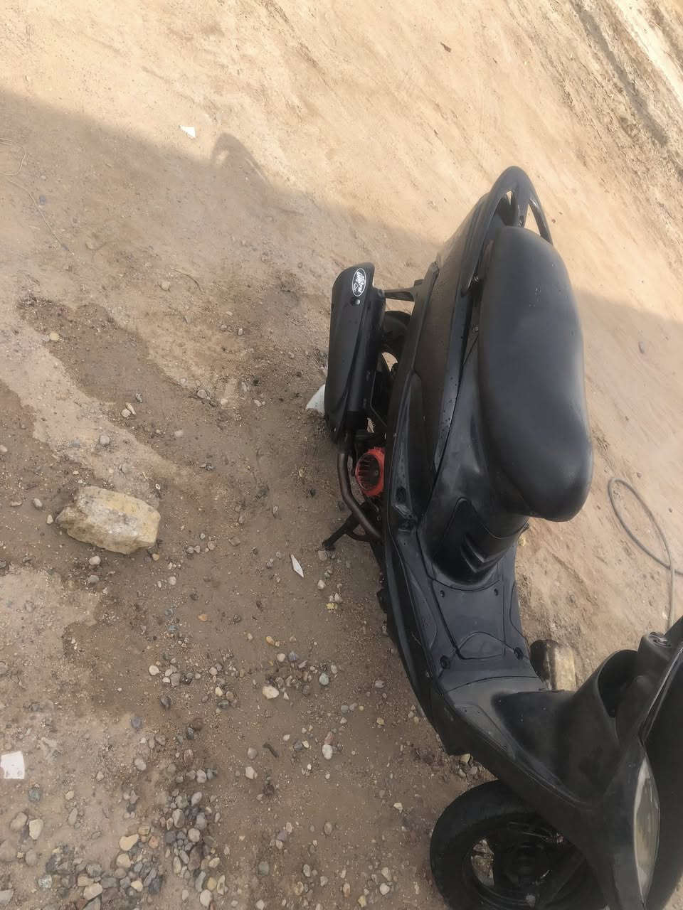 دراجة ماكس عدله مكينه تخبل نعامة مكينة مفتوحة فقط ولف مرا وحده فتحتها بيدي دراجه مزودة كلجات رياضي امامي وخلفي صالنصة FM الكهربائيات كلها شغالة سعر 625 بيها مجال مكاني كرمت علي رقم ***********
