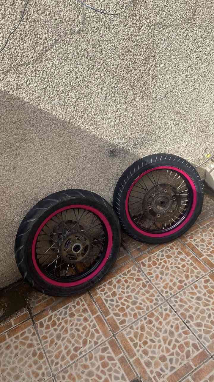 وياله وتايرات سياحي خلفي عريض يابانيات اصليات هنه والبكره والفلنجات كامله يرهم جميع انواع القفاز السعر خاص مكان بغداد 
***********رصيد 
***********واتساب 
خاص موجود
