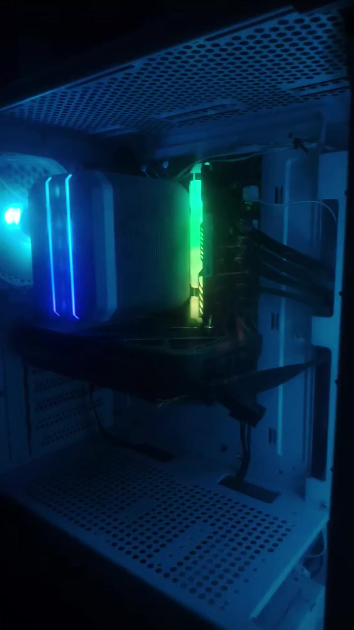 pc للبيع كيس مع شاشه
RAM INMOS 16G DDR4 3200MHZ
CL16 RGB 
LEXAR M.2 1T 
  AURA GC1 ELITE WH 
PSU GAMDIAS AURA GP650 
CPU COOLER ALSEYE M90 WHITE
:VGA ZOTAC RTX 5060TI 8G TWIN EDGE
 شاشة  ELSA 185hz 0.5ms
ملاحضه الكراتين كله موجوده


**إذا كنت صاحب هذا الإعلان وتريد حذفه لأي سبب، رجاءا أرسل رسالة إلى الدعم الفني**