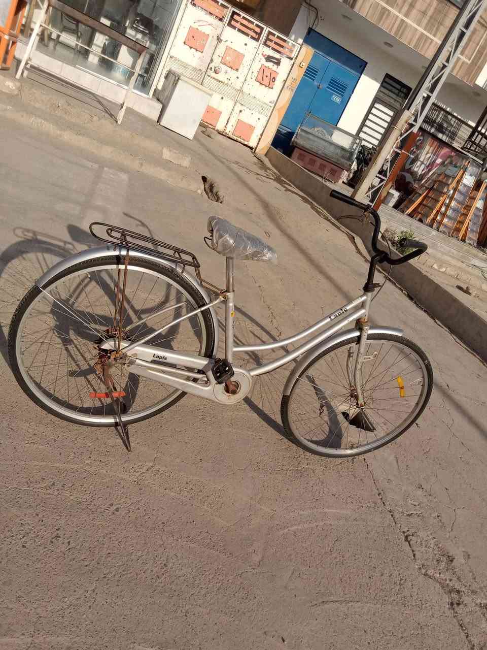 بيسكل للبيع  نظافة كدام العين وضع شركة مال شحن  حجم ٢٦ سعر ٦٥ وبي مجال متوفر وتساب *********** مكاني الايسر وتساب وفيس
