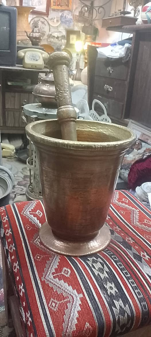 هاون قديم 22سم واليده 34
وزن 11
البيع لأعلى سعر


**إذا كنت صاحب هذا الإعلان وتريد حذفه لأي سبب، رجاءا أرسل رسالة إلى الدعم الفني**