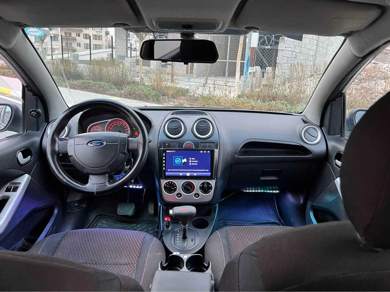 فورت فیگو ۲٠۱۲
۲ پارچەی بۆیاخە .کەمێک ناو سنوقی گرتوە
۱۷٥هەزار ڕۆشتوە
٤نایەی نویی لەسەرە
شاشه و کامێرایە
ئاوێنە کارەبای
سەنەوی تا ۲٠۲۸ تازەیە
نرخی ۷۲$
بۆ زانیاری زیاتر پەیوەندی بکە
٠۷۷٠۷۷۸٤٥۲۷ السليمانية, العراق
