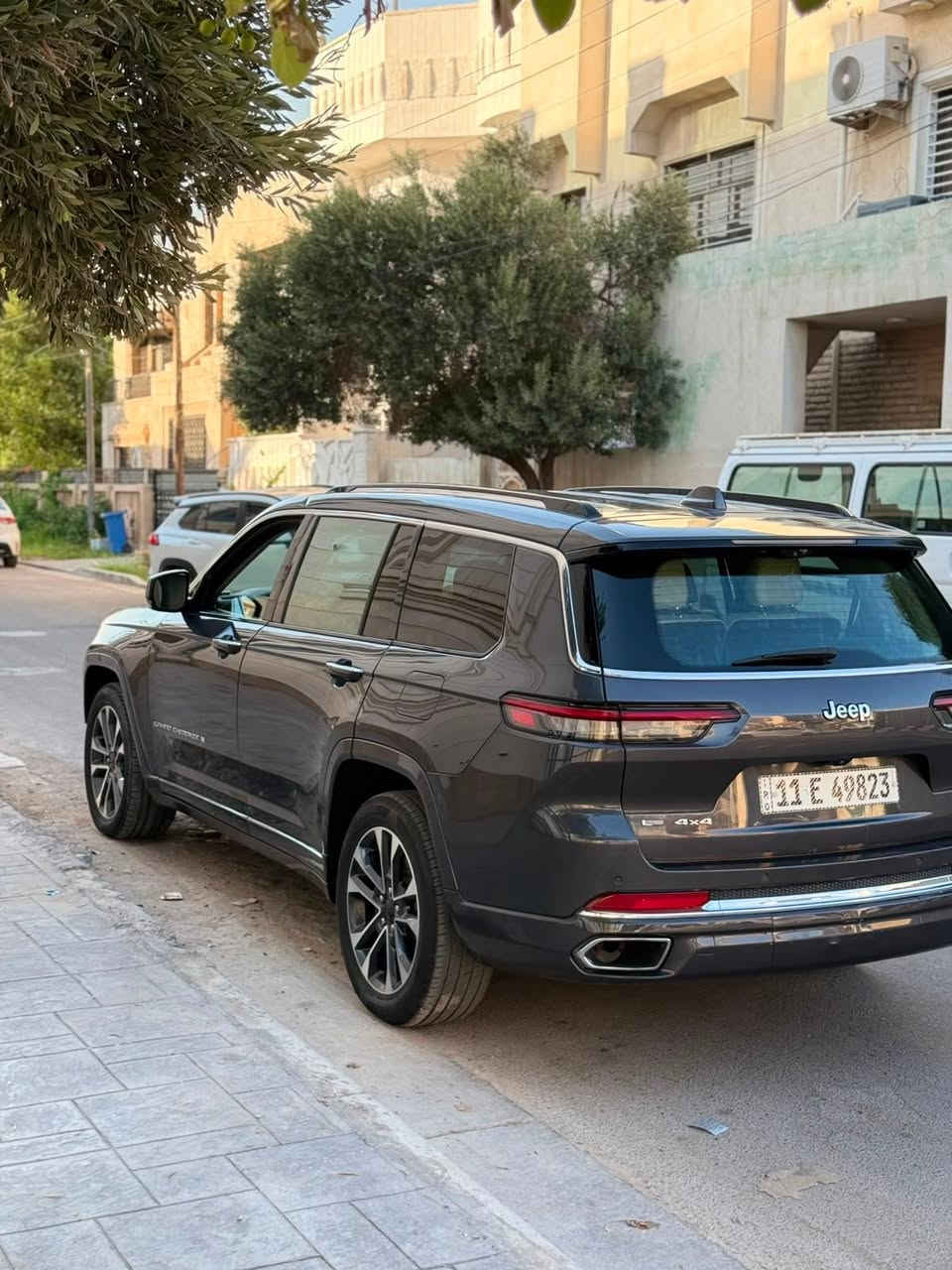 سلام عليكم للبيع جيب  موديل2022  اوفر لاند وارد امريكي  بيها جملغ وبنيد فقط حدثها صبغ قطعتين فول للخير ٦ سلندر ماشيه ٥٥  كيلو بغداد بسمي سنويه وهزه جديده معروضه (٢٦٨) وبيها مجال بسيط 
بغداد حي العدل للستفسار (‭***********‬) موصفات
نضام جكات تصعد وتنزل
بانوراما 
اناره داخليه
شاشه كبيره
كشنات جلد ابيض منفصل vip
تبريد 3 قطع
فور ويل
تدفئه + تبريد كشنات امامي
كشنات مساج وذاكره
تحديد مسار
رادر امامي
جنطه كهرباء
دخول ذكي بصمه
كامره دواره
شاشه كيجات ديجتل
شفتات بالستيرن
حساسات خلفيه 
اَتو بريك توقف ذاتي
نقطه عمياء 
اشاير بالمري 
فول تحكم استيرن
نظام ملاحه 
كار بلي 
تشغيل عن بعد
خزن ميمري للمقاعد
لد نهاري وبعد هواي موصفات بيهاالاوفر لاند معروفه بموصفتها
