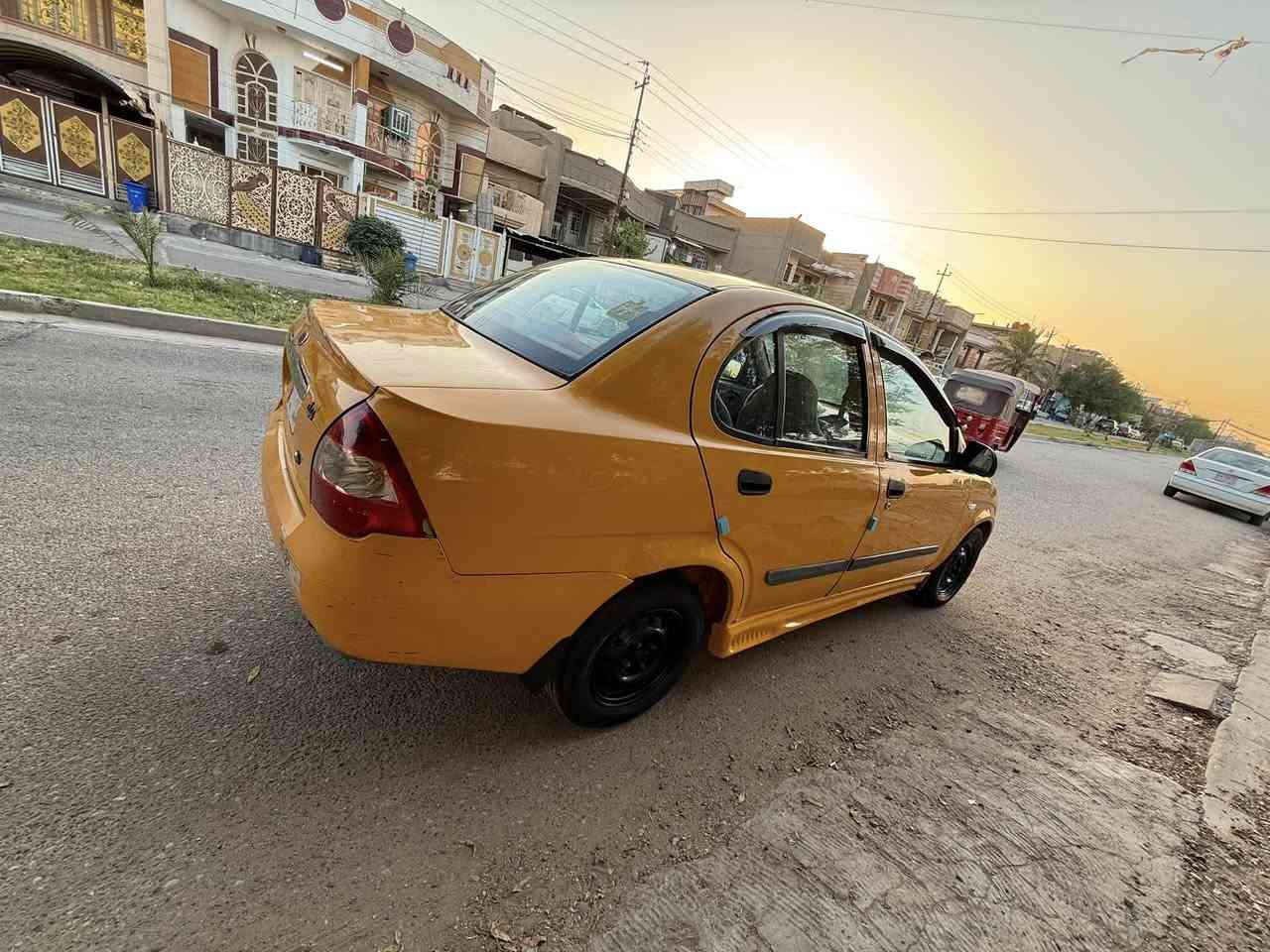 طيبه 2016سياره بدون ضربه بيها صبغ هلال خلفي جهة السايق فقط شواصيها بلاديه تبريد يشتغل مكينه بيها خيط تبخير كير كامل صدرها جديد ناعمه سياره تخم تاير سلف والباتري جدد مكانها بغداد الحريه معروضه ب38وبيها مجال ***********
