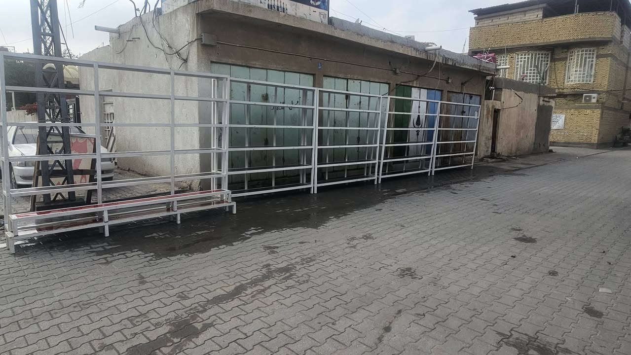 رفوف المنيوم مستعمل   اخو الجديد  للبيع
*********** بصره معقل
