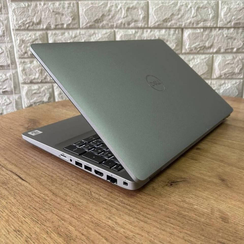 كارت شاشة خارجي 4GB هندسي ومعالج i9 جيل عاشر💻
فئة H للعمل العهندسي والتصاميم

DELL PRECISION 3551 💻
بخصم قوي جداً كمية
معالج i9 فئة H الجيل العاشر
10TH GENERATION

المواصفات:

 معالج : INTEL CORE i9-10885H 
5.3 GHz clock 
جيل 10 معالج فئة H عدد الانوية 8 CORES
-رام: 32GB DDR4
-ذاكرة: 512GB NVME M.2 SSD 
-كارت شاشة خارجي: NVIDIA QUADRO P620 4GB VRAM
-كارت شاشة داخلي: intel UHD GRAPHICS 16GB
حجم الشاشة : 15.6 FHD IPS
نظام التشغيل: Windows 11 Pro  اورجنال
‎كيبورد ضوئي ليزر عربي/إنكليزي  
‎مداخل: Type-C و USB HDMI
السعر 775 الف بيها مجال بسيط 
الاتصال على الرقم  
***********
