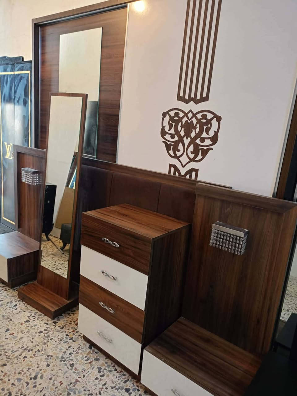 غرفة تركي 🇹🇷
مستخدام 👉✨
7 قطع  ✨✨
نضافه 90 💯
نظام سلايت 💖
مع شد🪛 ونقل 🚚  مجاني  داخل بغداد  محافظات بكروه ***********
