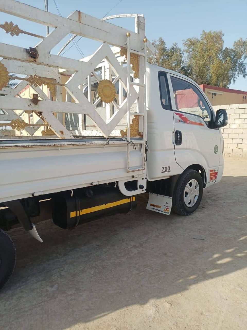 السلام عليكم للبيع كيا بنكو نثية 2700  موديل 2017 رقم واسط تحويل مباشر مشمشيه دخل 2018
مشروع وطني داخلة هزة مكفولة كفالة عامة كير اكسن  شاصي ورقم شاصي شرط مكفولة من.الضربة والصبغ كلة على وضع البلاد شرط بس اليدور نظيف يتصل سياره شرط لسونارر
 السيارة خير من الله ماعايزها شي الدواخل صدر جديد تدفئه تبريد ثلج خير من الله السيارة  ماعايزها شي  كلش السياره نضيفة  بمعنى الكلمةللاستفسار اتصل‏‪‏‪***********‬‏
