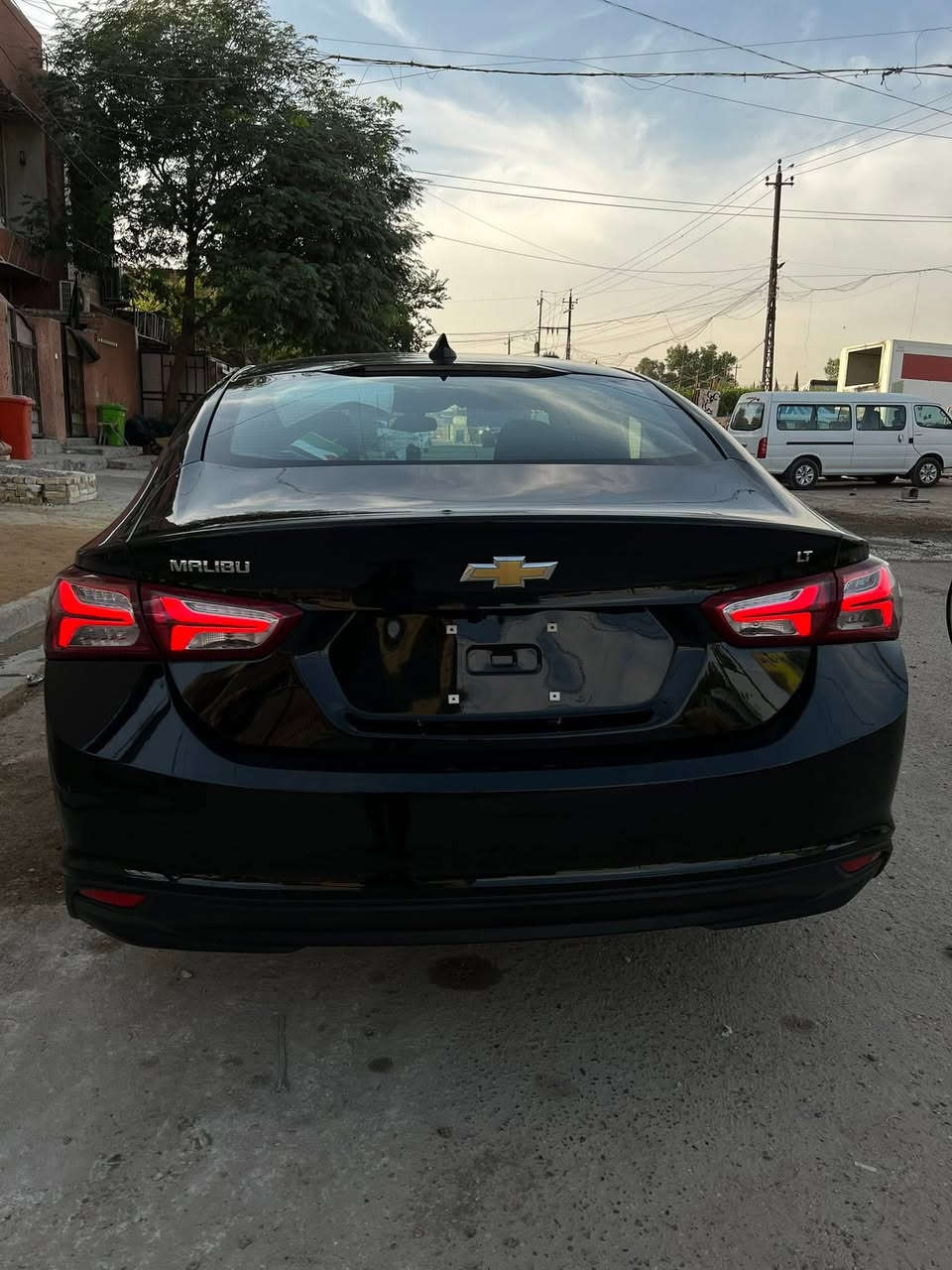 سلام عليكم ……….         ***********
السعر 105 وبيها مجال بسيط جدا 
شباب ماليبو LT 2022 معوقين بغداد وكاله عامة باسم بنيه
ماشيه 70 الف 
مزوده عدسات زنون 
حادثها كما موضح بالصور فقط البنيد صبغ 
بيها بارد بالجاملغ كير مكينه صدر كلها خير من الله 
مكان السياره بغداد حي اور
