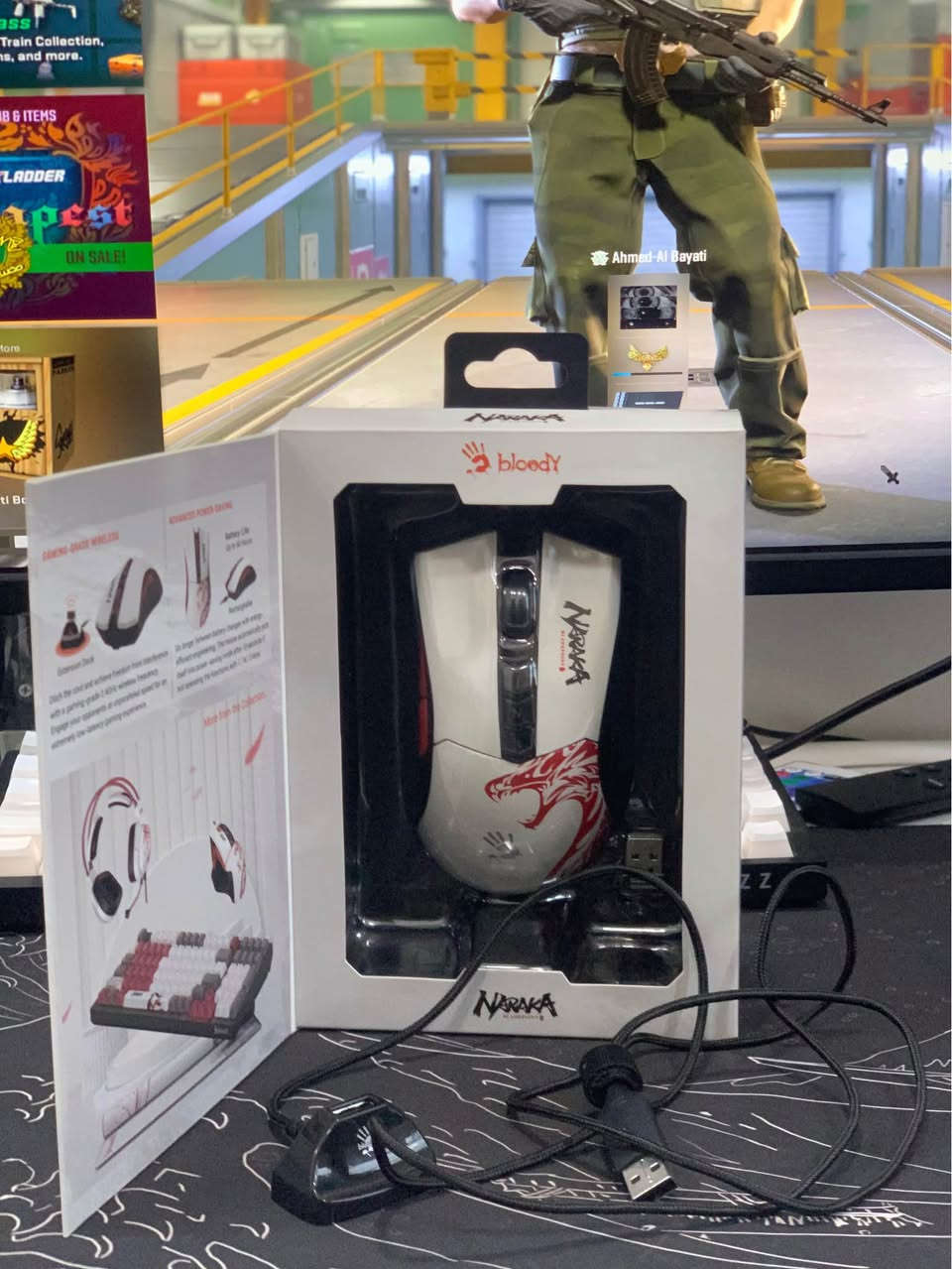 🖱️ للبيع: ماوس Bloody R90 Plus (نسخة Naraka Limited Edition)
للبيع ماوس القيمنق الوايرلس المميز من شركة Bloody، الماوس نظيف جداً (مثل الجديد) ومع كامل ملحقاته والكرتونة والوصل.
📝 المواصفات الأساسية:
• الموديل: Bloody R90 Plus (Naraka Edition).
• الاتصال: لاسلكي (Wireless 2.4GHz) مع تقنية No-Lag للاستجابة السريعة.
• الحساس (Sensor): مجهز بحساس BC3332-S بدقة تصل إلى 5000 CPI.
• البطارية: تدوم حتى 60 ساعة من اللعب المتواصل.
• المميزات:
• الأزرار تدوم لأكثر من 20 مليون نقرة.
• يحتوي على 8 أزرار قابلة للبرمجة.
• نسخة مفعلة بالكامل (Ultra Core 3 & 4 Activated) للألعاب الاحترافية.
• قاعدة (Extension Dock) لتقوية إشارة الوايرلس.
📦 الحالة والملحقات:
• الماوس بحالة ممتازة (استخدام حشمة).
• الكرتونة كاملة مع وصل الشراء.
• ملحقاته كاملة (النانو ريسيفر، كيبل الشحن، والقاعدة).
• يوجد ضمان (من شركة النبع).
💰 السعر:
[ 40,000 دينار] (قابل للتفاوض البسيط).
📍 المكان: [بغداد حي الامانه قرب تقاطع الفلاح]
📞 للتواصل: [***********
او الخاص ] بغداد, العراق
