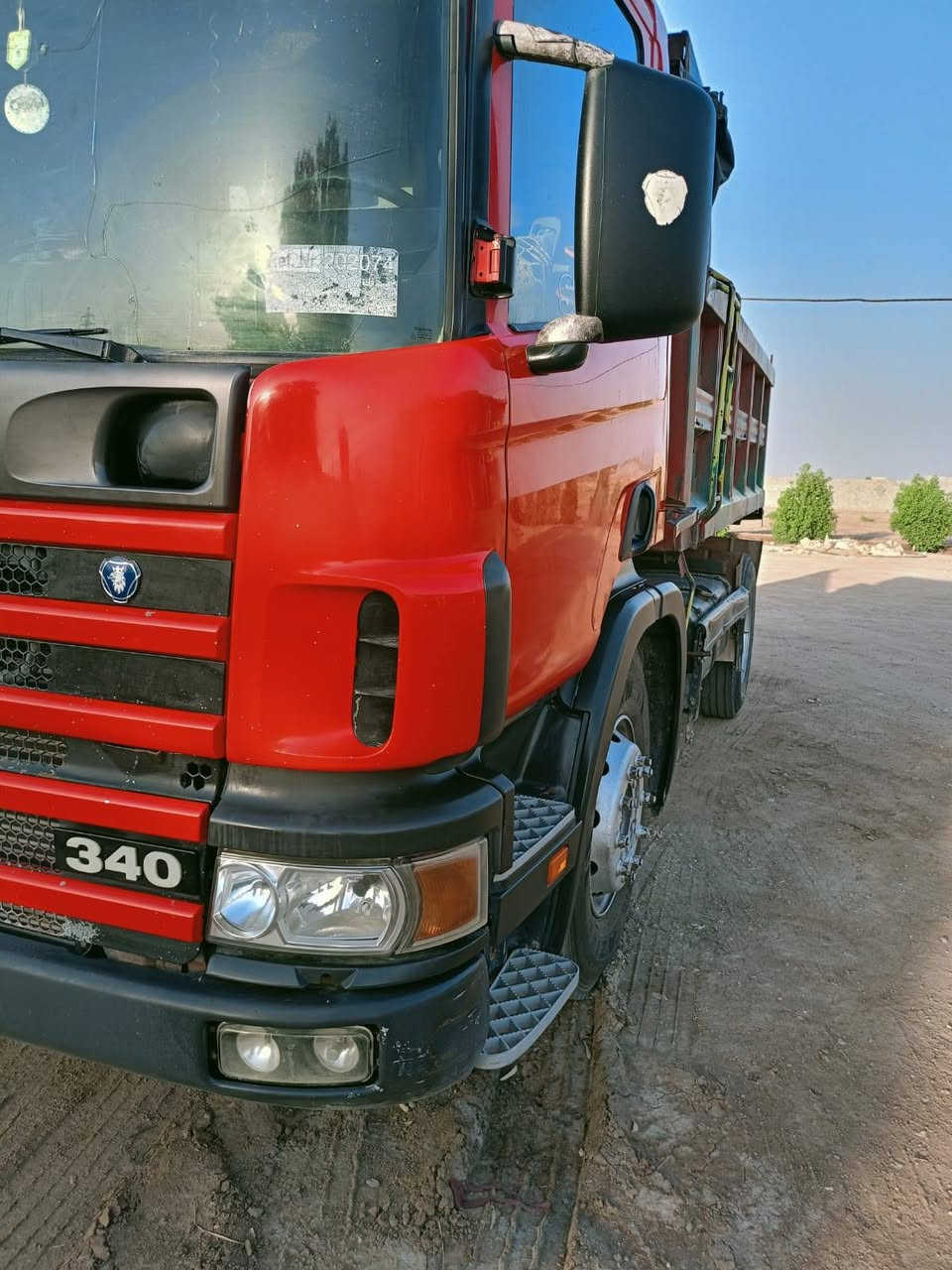 السلام عليكم سكانيه موديل 2004 مكينه 6انجكتر. محسن كير 4/4 اس كوبرا شاصي مكفول اكسن ابو الفلتر حداديه جديده تخم تاير. كهربائيات كله شغاله كامره زاويه 90 وكامره خلفيه سياره جاهزه للشغل مكفوله كفاله عامه. رقم ذي قار الماني بسمي تحويل ثاني يوم قماره مكفوله. اتصل وتدلل  ***********
