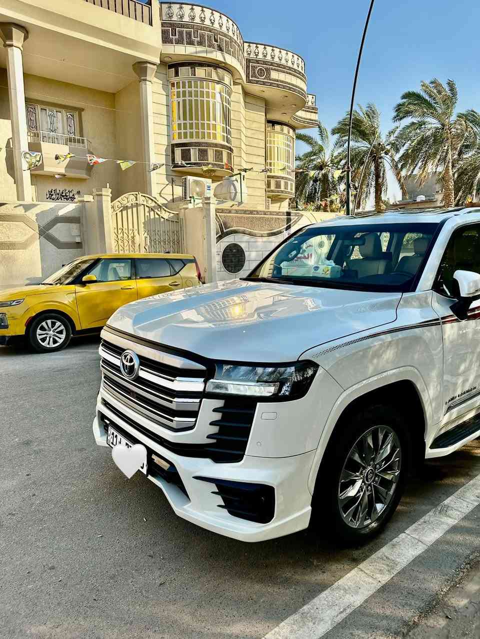 TOYOTA Land cruiser 2024 Limetd
‏32KM📦

🔻ارخص سعر بكل العراق
((678))
‏ GX.R  ليمتدد 

‏‎سنة الصنع: 2024
‏‎بريم السياره المرغوب 
كل غراض بلادي موجود
٥ كاميرا 
ماشييه 32 الف  كم 
‏‎المواصفات :
- محرك 6 سلندر تنفس طبيعي المرغوب
‏‎- فتحة سقف ( سلايد ) 
-٣ شاشات 
- شاشات ترفيه خلفية
‏‎- مقاعد جلد 
‏‎- مقاعد كهربائية 
- مقاعد امامية تبريد 
- ⁠تبريد وتدفئة امامي خلفي 
‏‎- بصمة الابواب 
‏‎- صندوق كهربائي
‏‎- مصابيح LED و زينون
-7 راكب 
-شحن واير ليس 
-حساس امامي خلفي 
‏‎- حجم العجلات 20 inch 
مكفول كفاله عام كلشي مابيها بل باكيت

مكفولة كفالة عامة من الدعامية إلى الدعامية
‏‎ بدون صبخ .بدون بارد  ،بدون رصعات ،بدون حتى شخط
‏‎دعاميات هم بدون صبغ ،رمل مابي ،لحية بدون صبخ ..بقية كلها بشرط

محرك كير بشرط مامفتوح
‏‎سيارة حيل نظيفة كلشي عل بلاد لوك
‏‎سنوية زنكة كلشي جديد مدفوع لـ2029
‏‎باسمي السنوية بشرط تحويل و خرامة 
‏‎سيارة مابيـها دينار مصرف كامل من كل نواحي
رقم بغداد بسمي شخصين 

نفسي يوم /تحويل و وكالة حاظر 
مكانك /بصره

- ⁠***********
